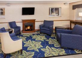 Galesburg Inn and Suites 5