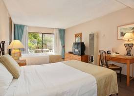 Oceanside Marina Suites - A Waterfront Hotel 4