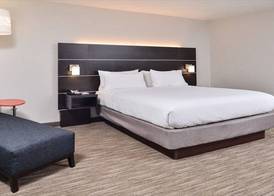 Holiday Inn Express & Suites PARKERSBURG EAST by IHG 2