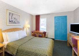 POCONO NIGHT LODGE 2