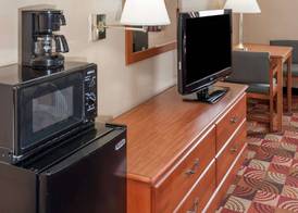 Super 8 by Wyndham Shipshewana 5