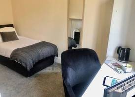 Mirfield Monastery B&B 4