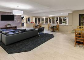 Endeavor Inn & Suites, Trademark Collection by Wyndham 3