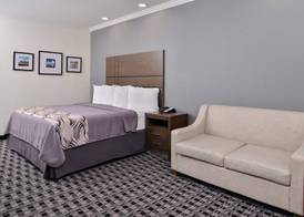 Crystal Inn & Suites IAH Humble 5