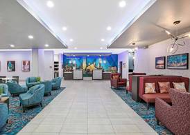 La Quinta Inn & Suites by Wyndham DFW Airport West-Glade 2