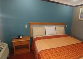 Travel Eagle Inn Motel 4