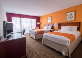 Howard Johnson by Wyndham Fullerton/Anaheim Conference Cntr 5