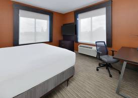 Holiday Inn Express & Suites DALLAS - DUNCANVILLE by IHG 5