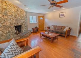 Mariposa Lodge 4