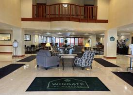 Wingate by Wyndham Peoria - Complimentary Area Shuttle 2