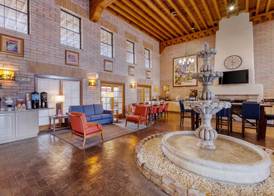 Comfort Suites Tucson near Sabino Canyon 3