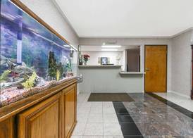 Super 8 by Wyndham Burleson Fort Worth Area 2