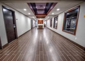 Days Inn & Suites by Wyndham Wisconsin Dells 2