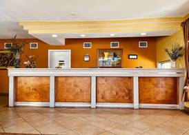 Econo Lodge Del Rio 5
