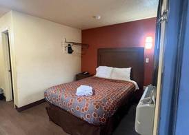 Relax Inn and Suites 5
