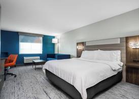 Holiday Inn Express & Suites Cedar Rapids NE - Marion by IHG 3