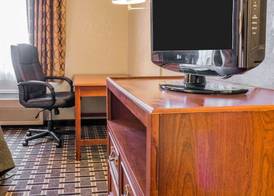 Quality Inn Grand Rapids North 2