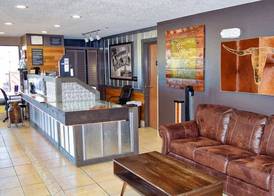 Super 8 by Wyndham Victoria/North/Mall Area 2