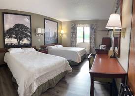 Knights Inn Hartford 3