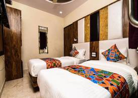 Hotel Dollar Inn 2
