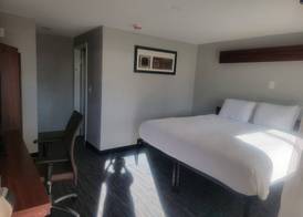 Orchard Park Motel 4