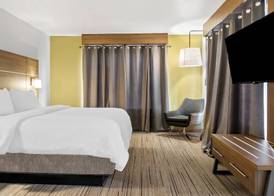 Holiday Inn Express & Suites MARION by IHG 4