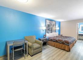 Super 8 by Wyndham San Antonio/Riverwalk Area 5