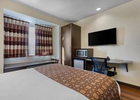 SureStay Plus Hotel by Best Western Buckhannon 5