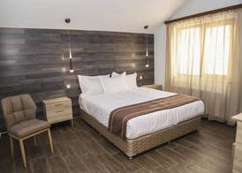 Alaska Resort 5