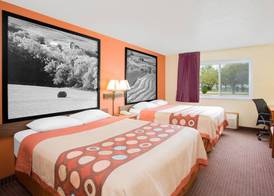 Super 8 by Wyndham Waverly 5