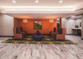 La Quinta Inn & Suites by Wyndham Baton Rouge - Port Allen 4