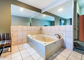 Super 8 by Wyndham Fort Worth North 5