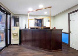 Travelodge by Wyndham Richmond IN 5