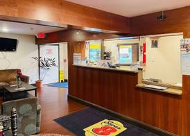 Super 8 by Wyndham Gloucester 3