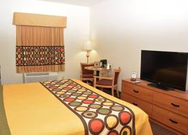 Super 8 by Wyndham Corydon 5