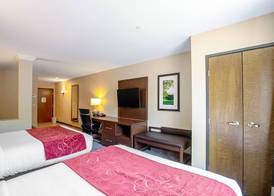 Comfort Suites Fishkill near Interstate 84 4