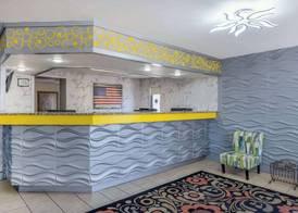 Days Inn & Suites by Wyndham Fort Bragg/Cross Creek Mall 2