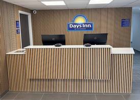 Days Inn by Wyndham La Crosse 4