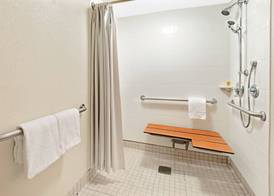 Days Inn by Wyndham Overland Park/Metcalf/Convention Center 4