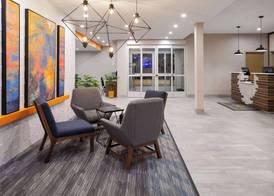 La Quinta Inn & Suites by Wyndham Williston Burlington 3