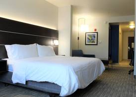 Holiday Inn Express & Suites NAPA VALLEY-AMERICAN CANYON by IHG 2