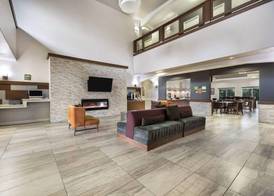 La Quinta by Wyndham Alvin 3