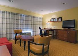 Courtyard by Marriott Madison East 5
