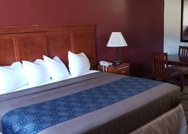 Econo Lodge Cedar Rapids South 5