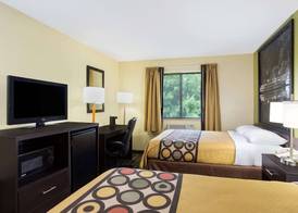 Super 8 by Wyndham Marietta 2
