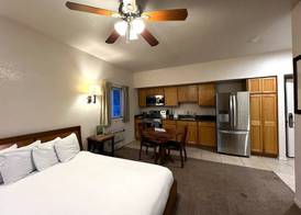 Canyon Plaza Premier Studios and Apts-South Rim 5