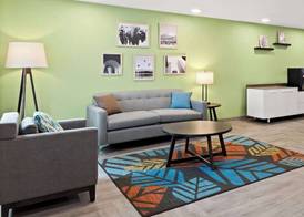 WoodSpring Suites Denver Commerce City 4