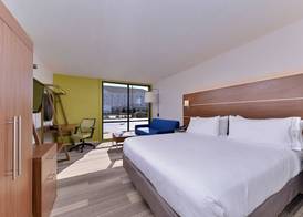 Holiday Inn Express & Suites SPRINGFIELD by IHG 2