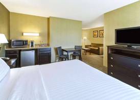 Country Inn & Suites by Radisson, Benton Harbor-St. Joseph, MI 2