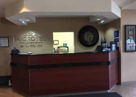 Microtel Inn & Suites by Wyndham Indianapolis Airport 5